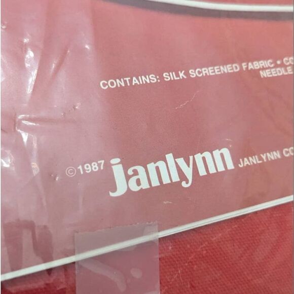 Janlynn Christmas Embroidery Kit Toys on Red Tree Skirt 39-52 Vintage 1987‎ - Picture 4 of 4